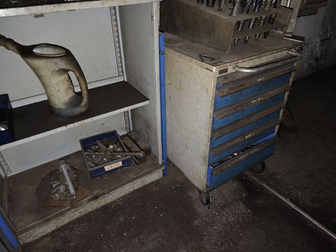 Image 10/12