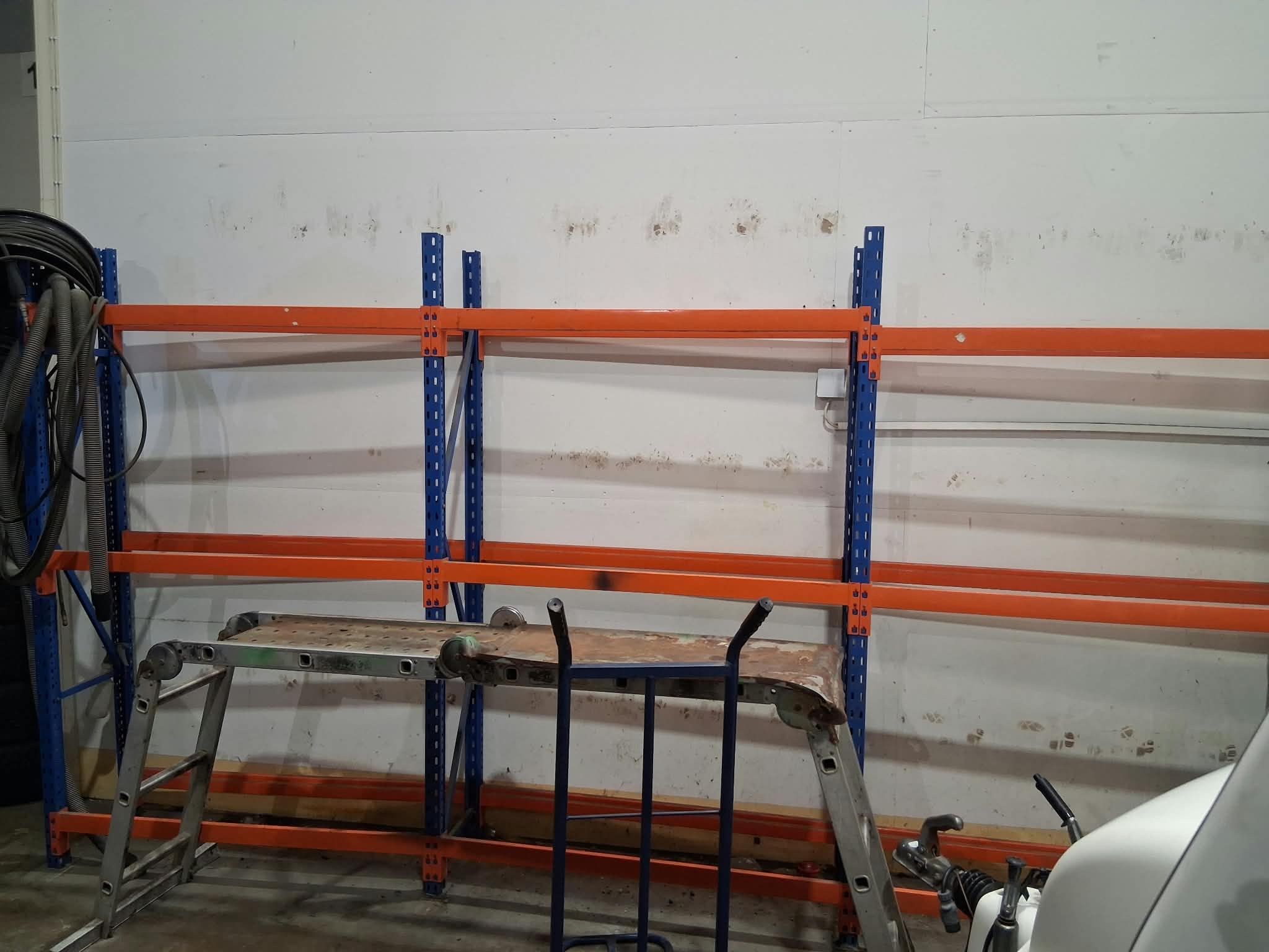 Image 3/3
