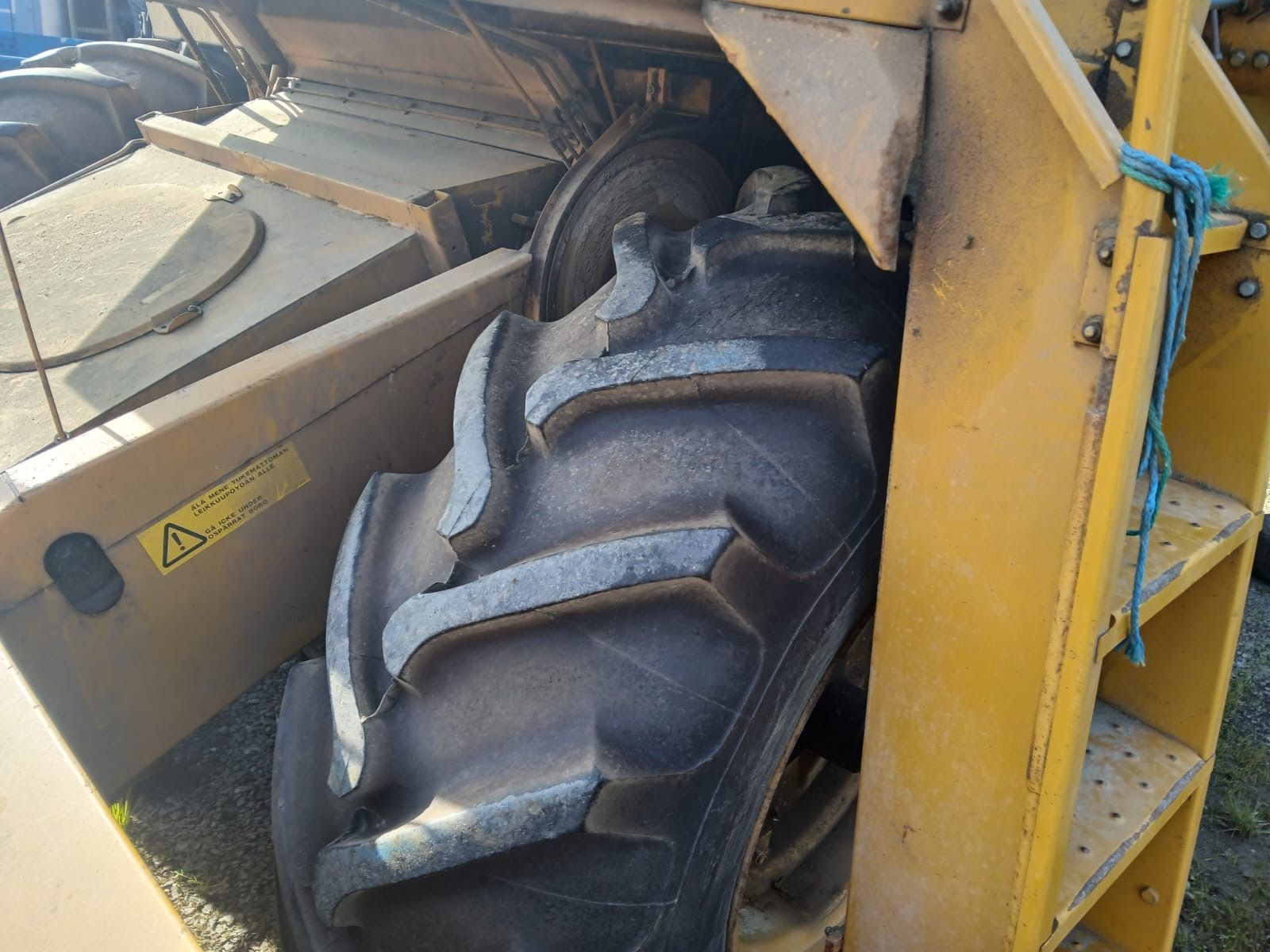 Image 6/8