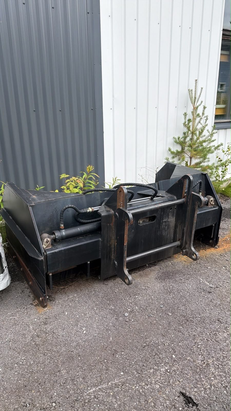 Image 14/16