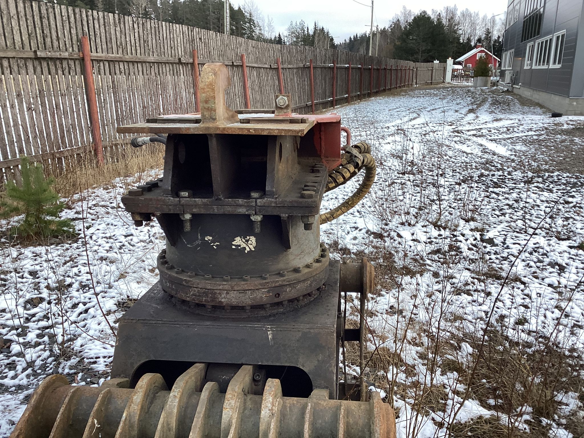 Image 2/4