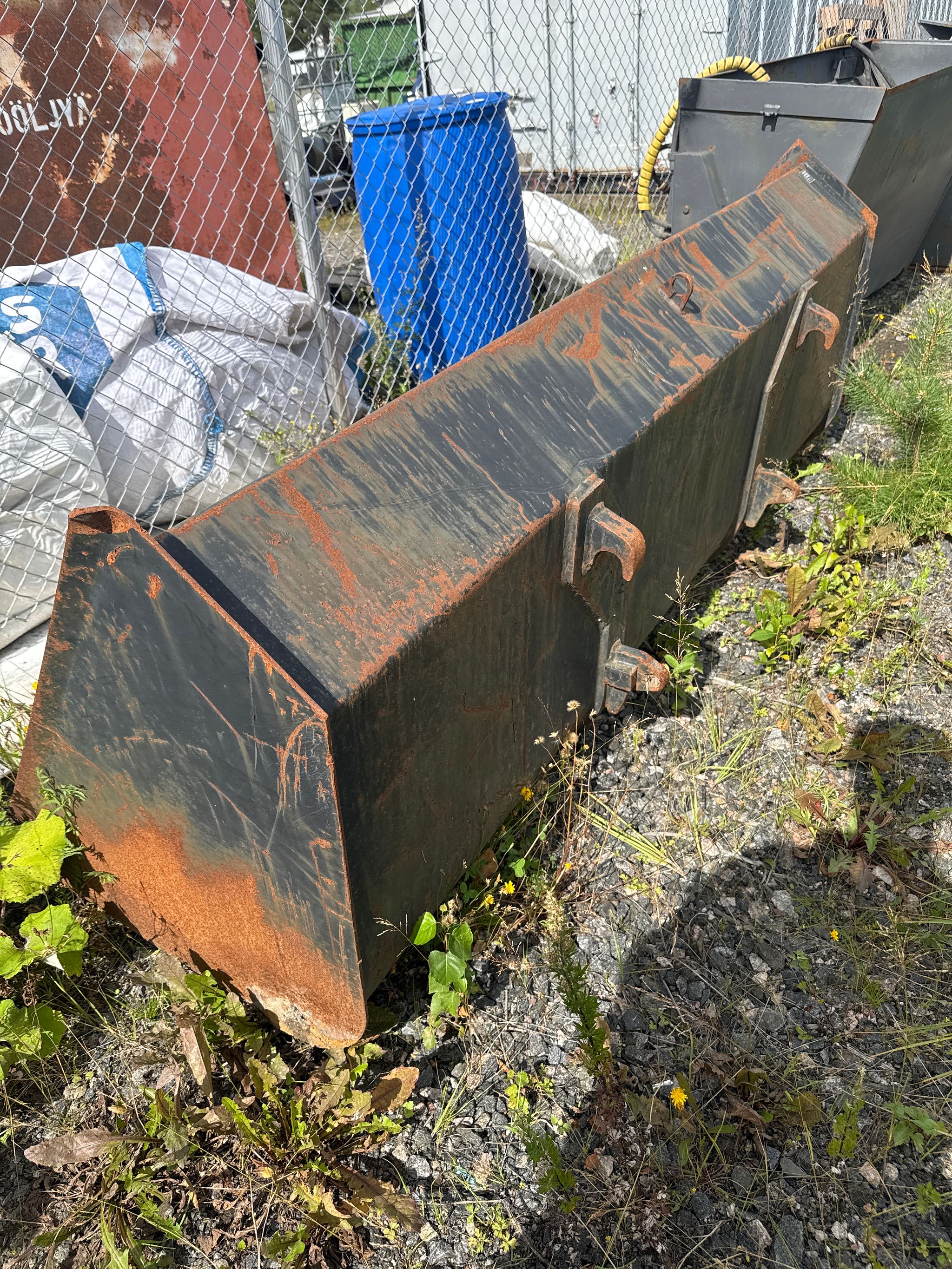 Image 2/2