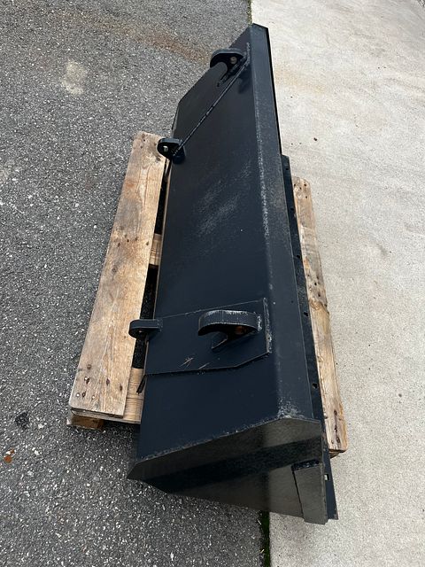 Image 4/5