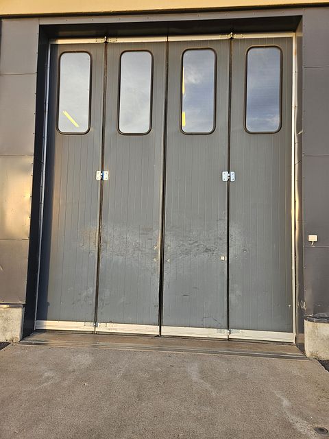 Image 1/6