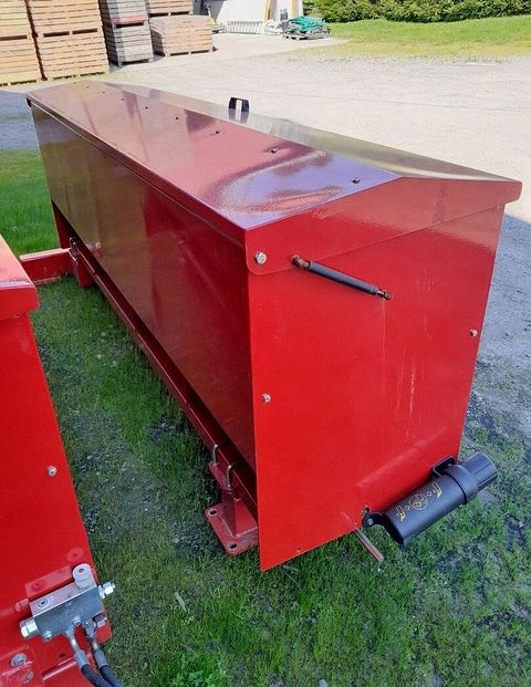 Image 19/25