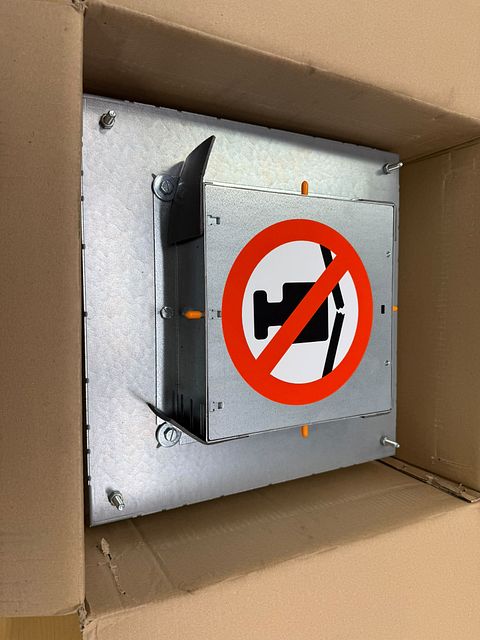 Image 3/3