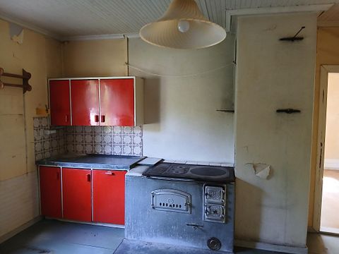 Image 5/10