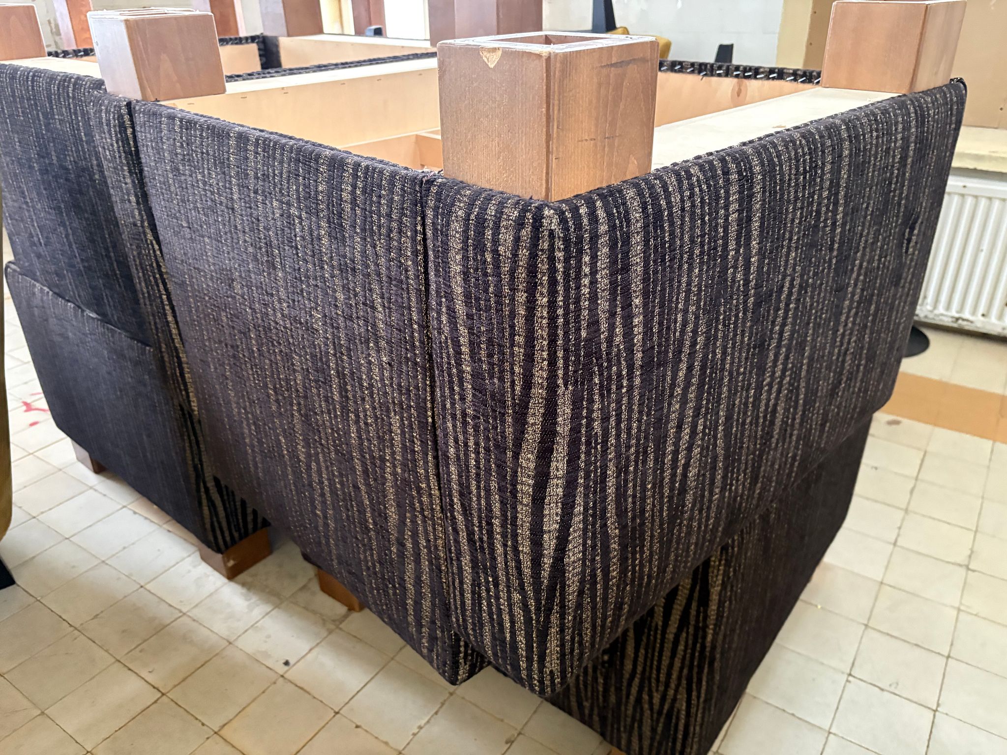 Image 8/8
