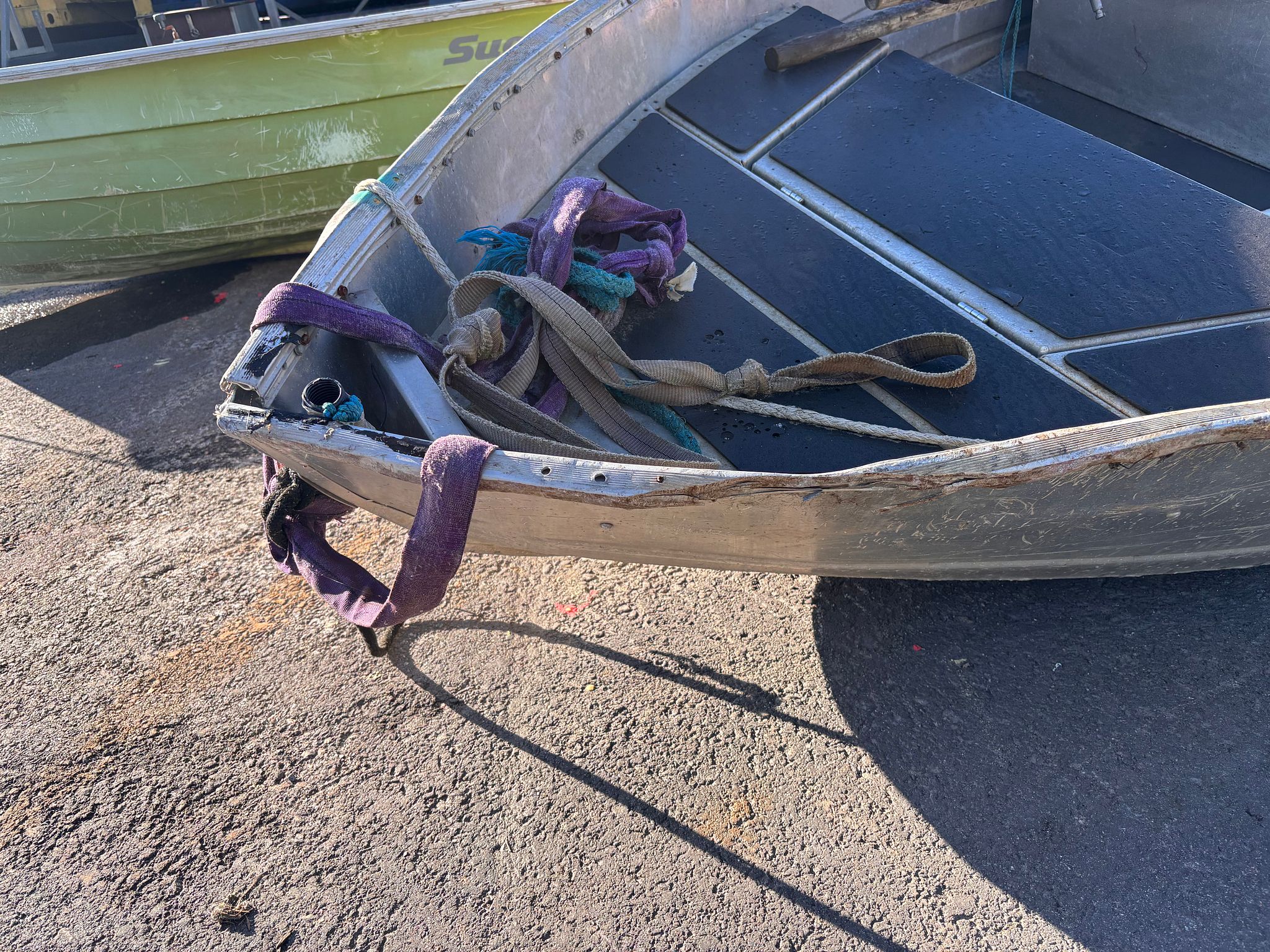 Image 3/9
