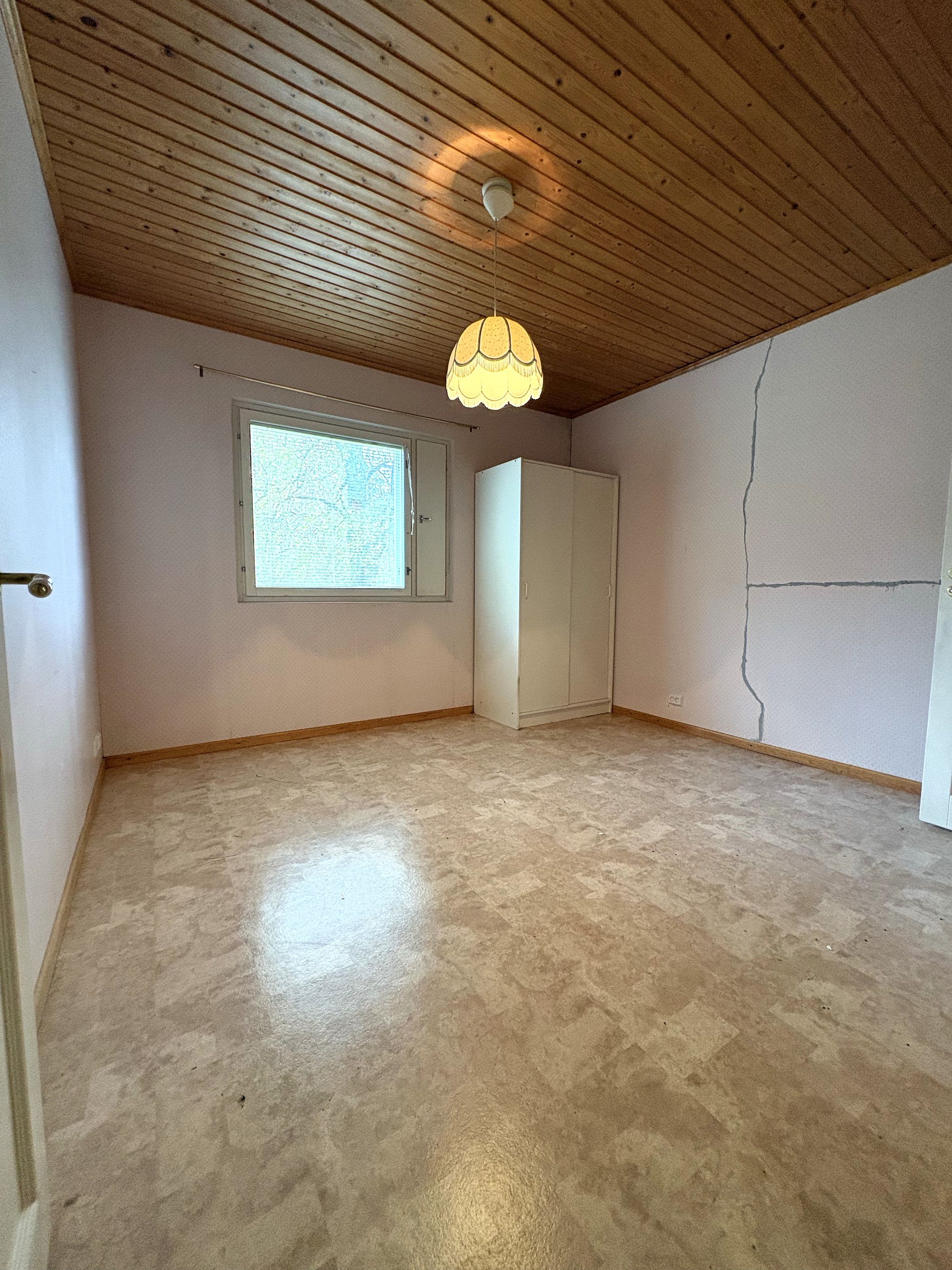 Image 8/14
