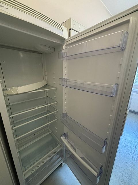 Image 2/3