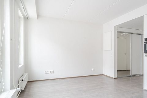 Image 9/18