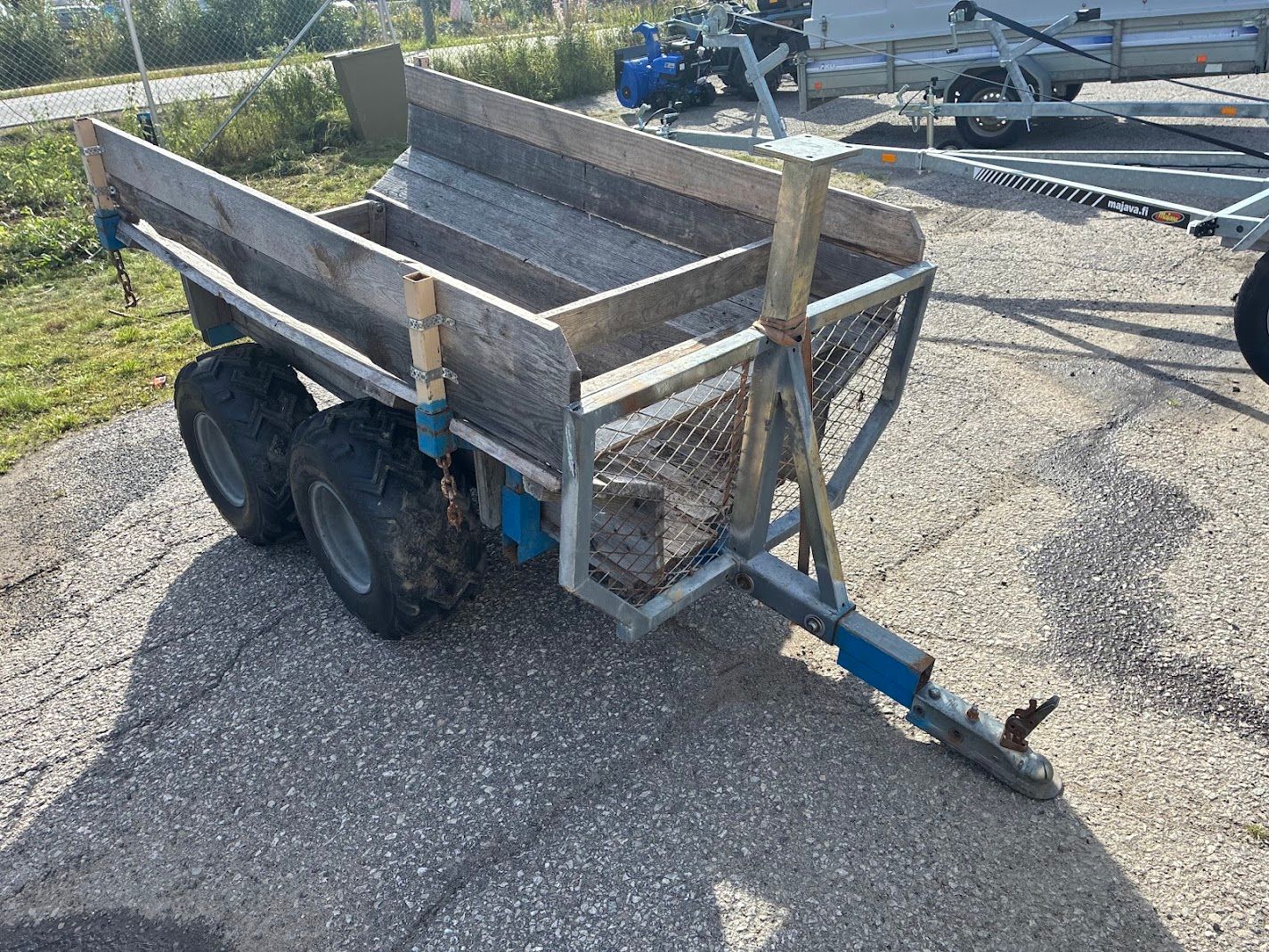 Image 1/3
