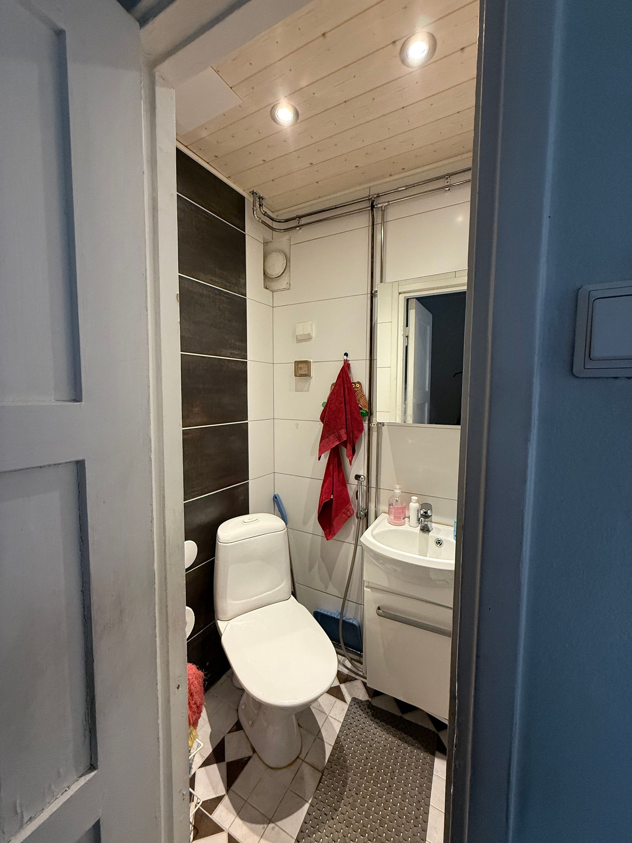 Image 4/10