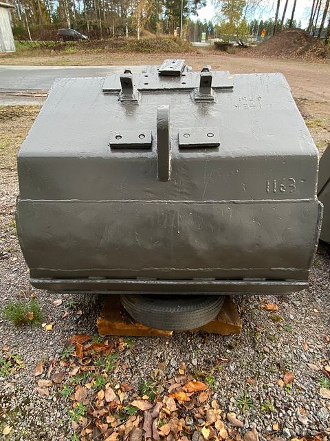 Image 4/4