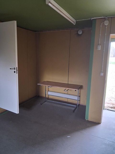 Image 6/9