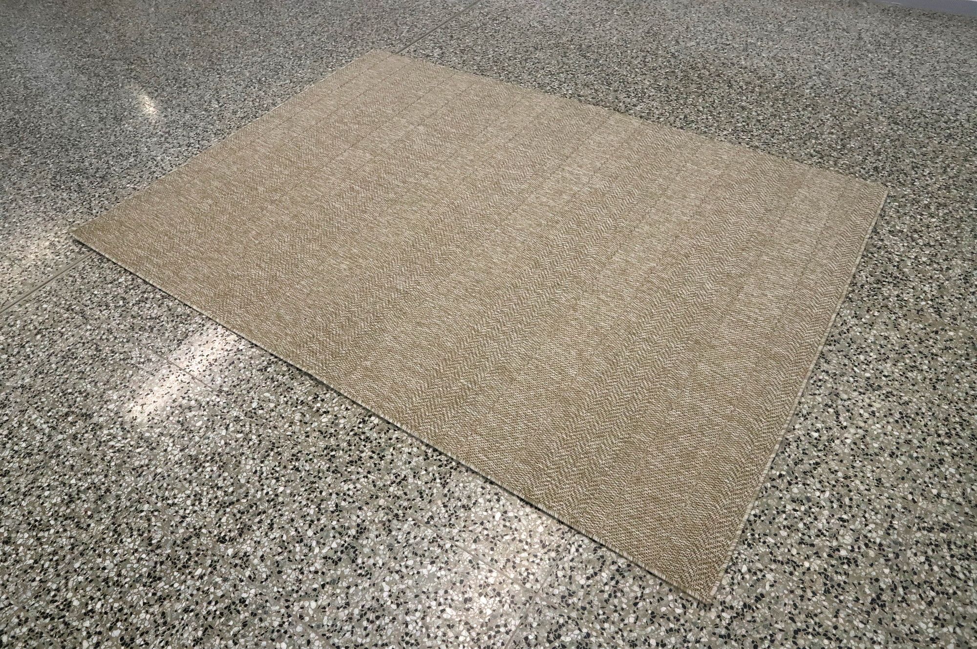 Image 2/6
