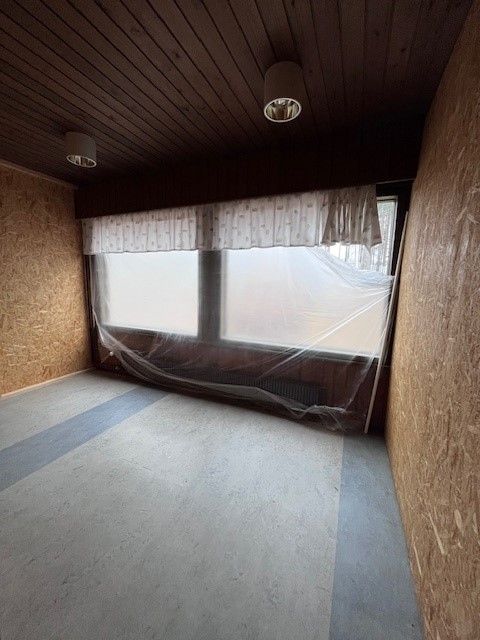 Image 8/30