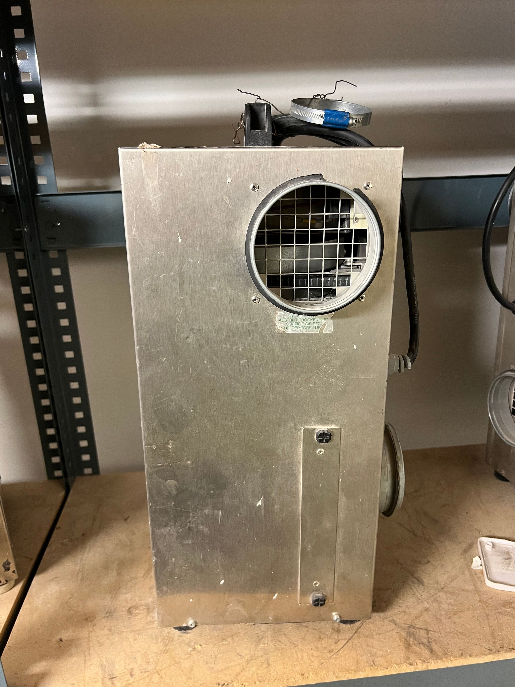 Image 4/6