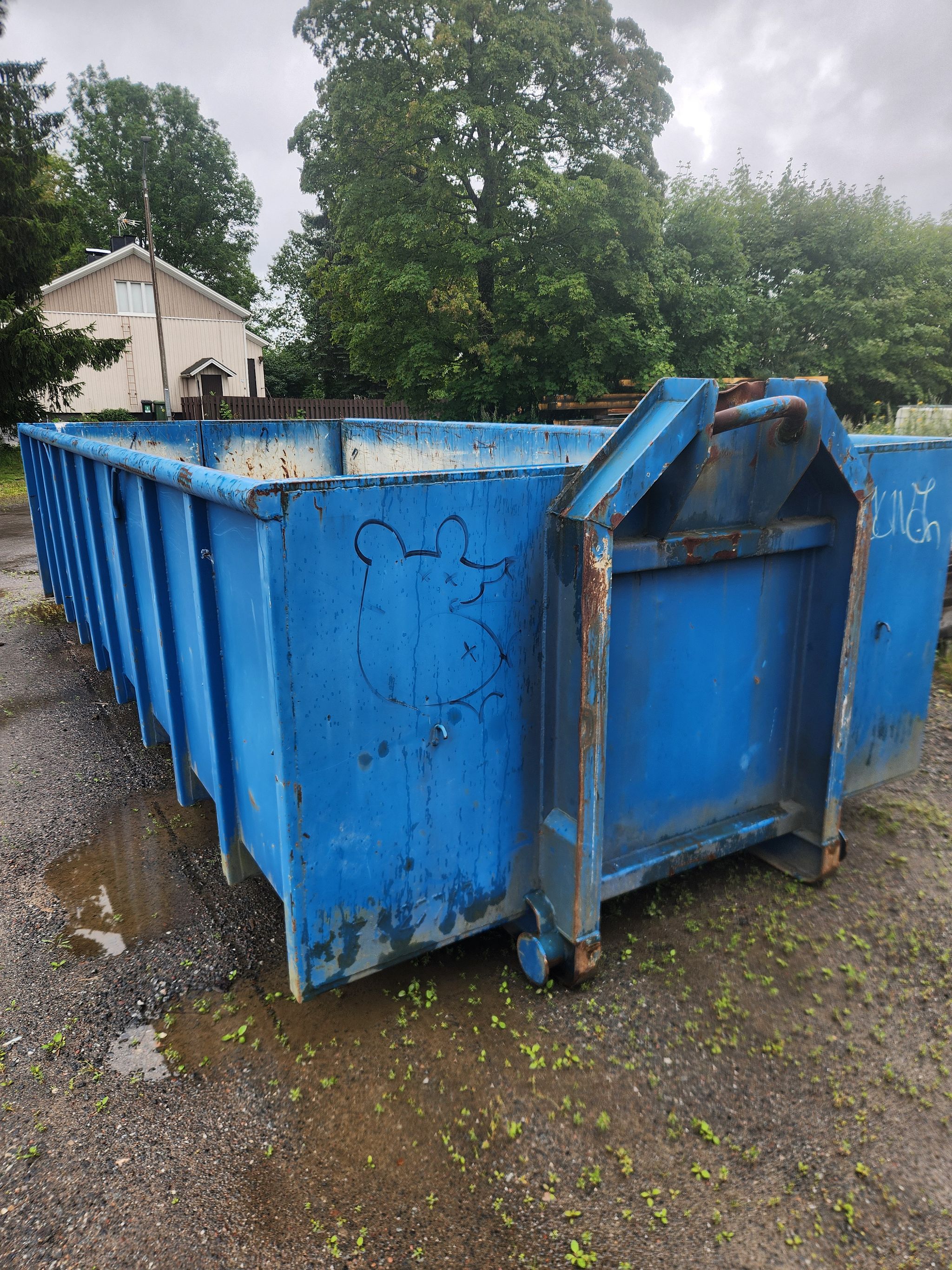 Image 2/4