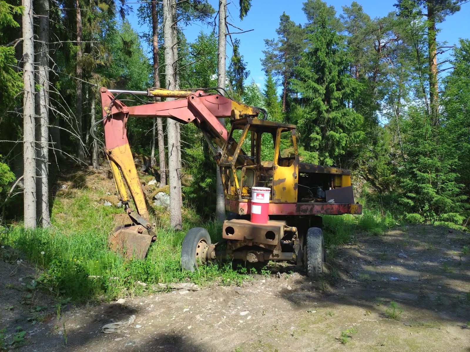 Image 1/28