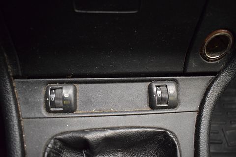 Image 18/30