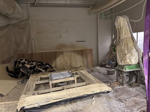 Image 4/18