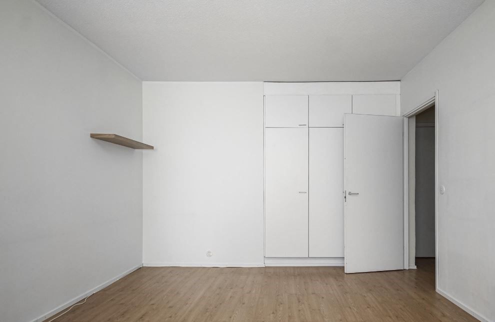 Image 8/18