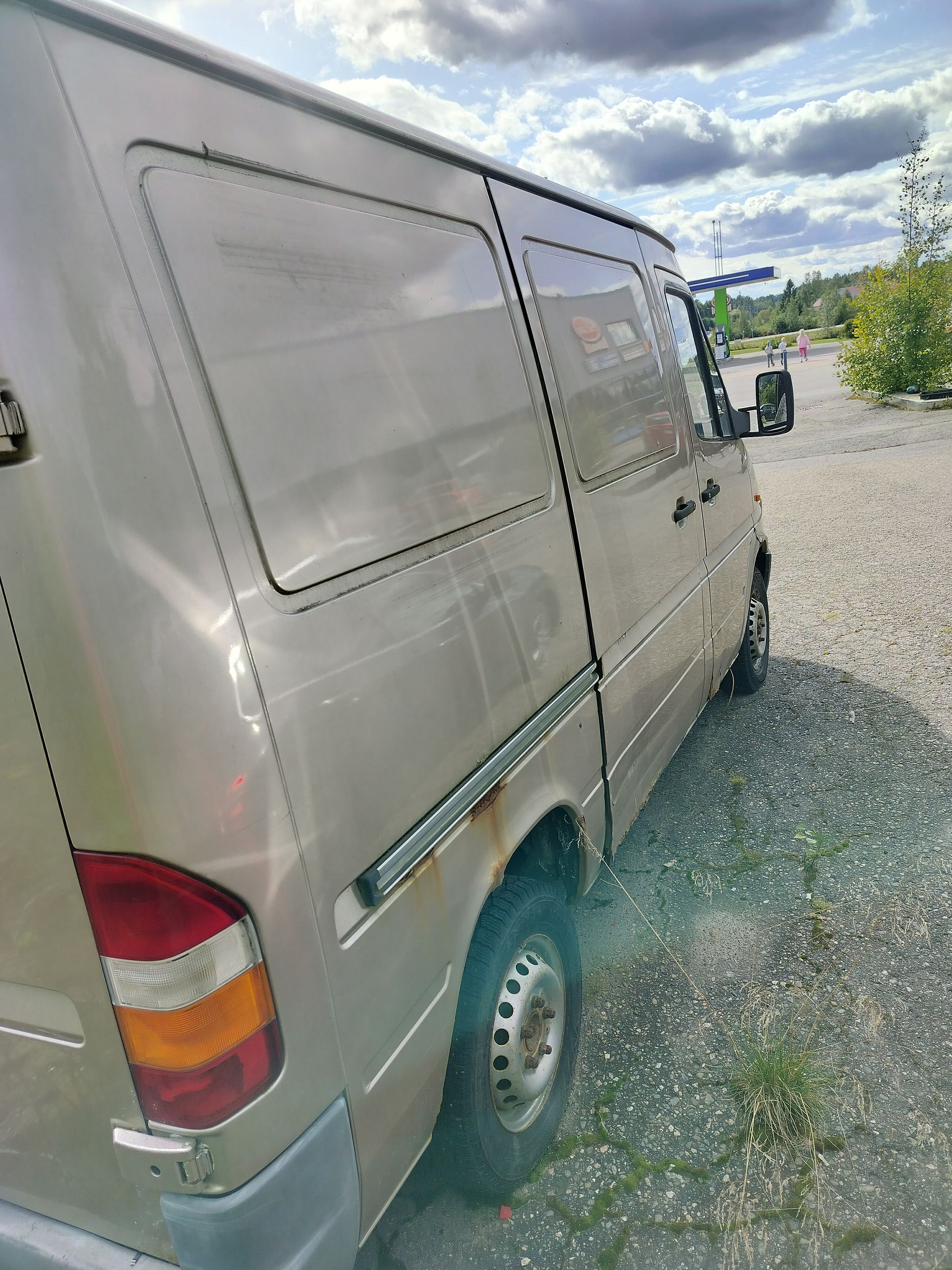 Image 5/9