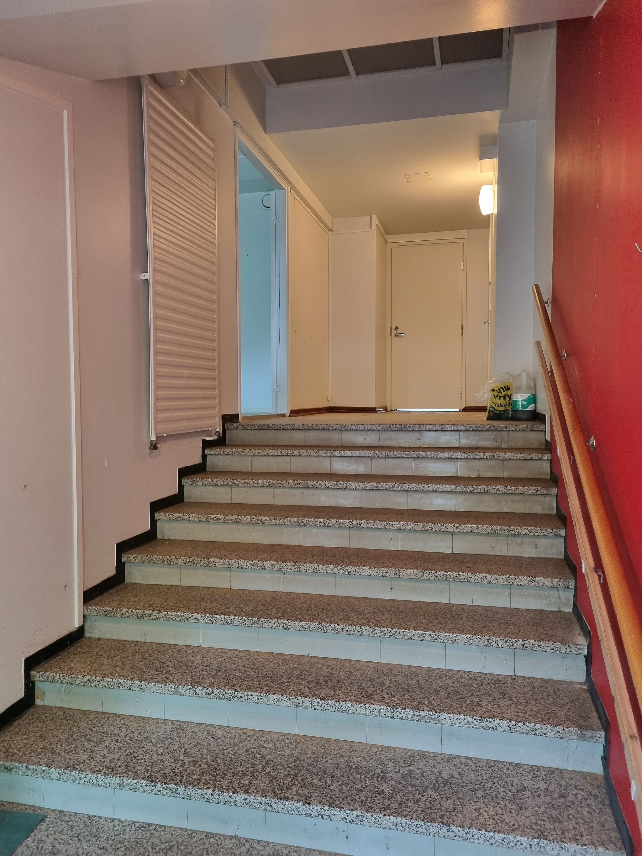 Image 2/15