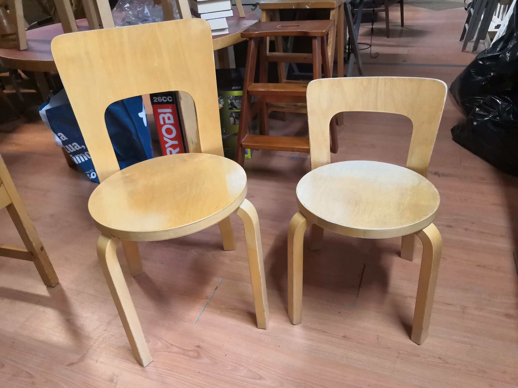 Image 1/10
