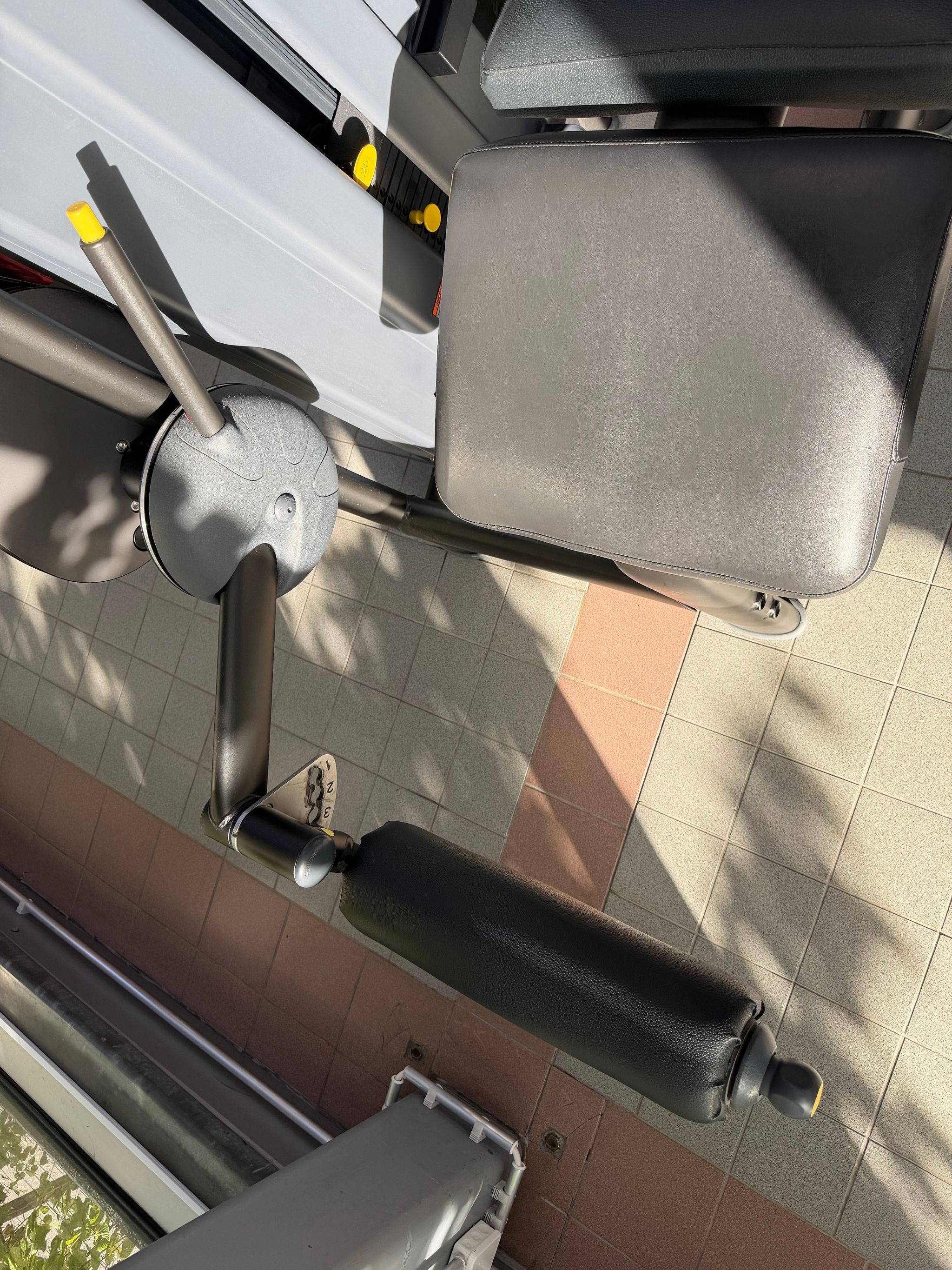 Image 3/8