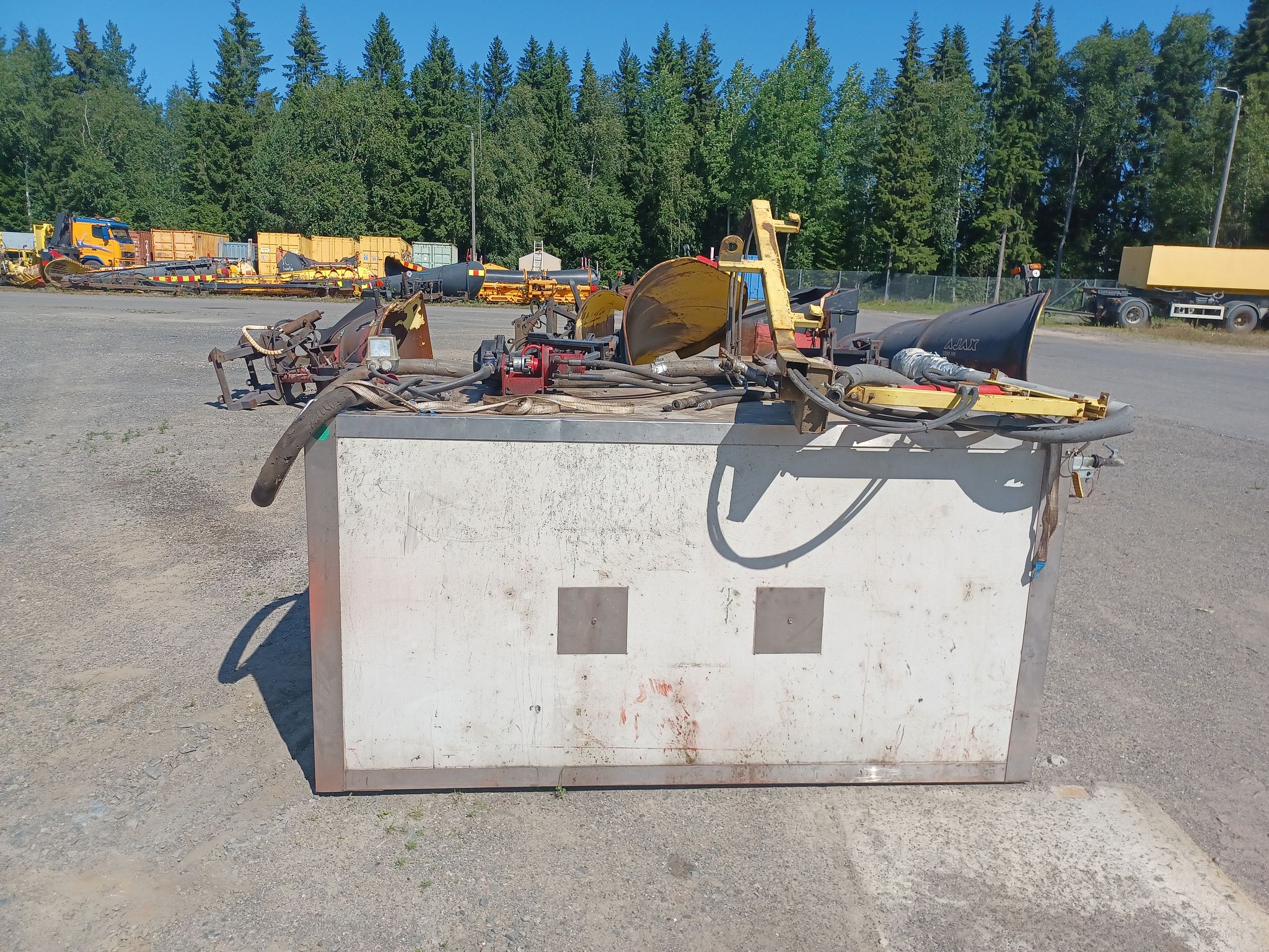 Image 1/9
