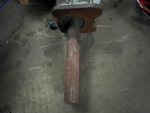 Image 3/8