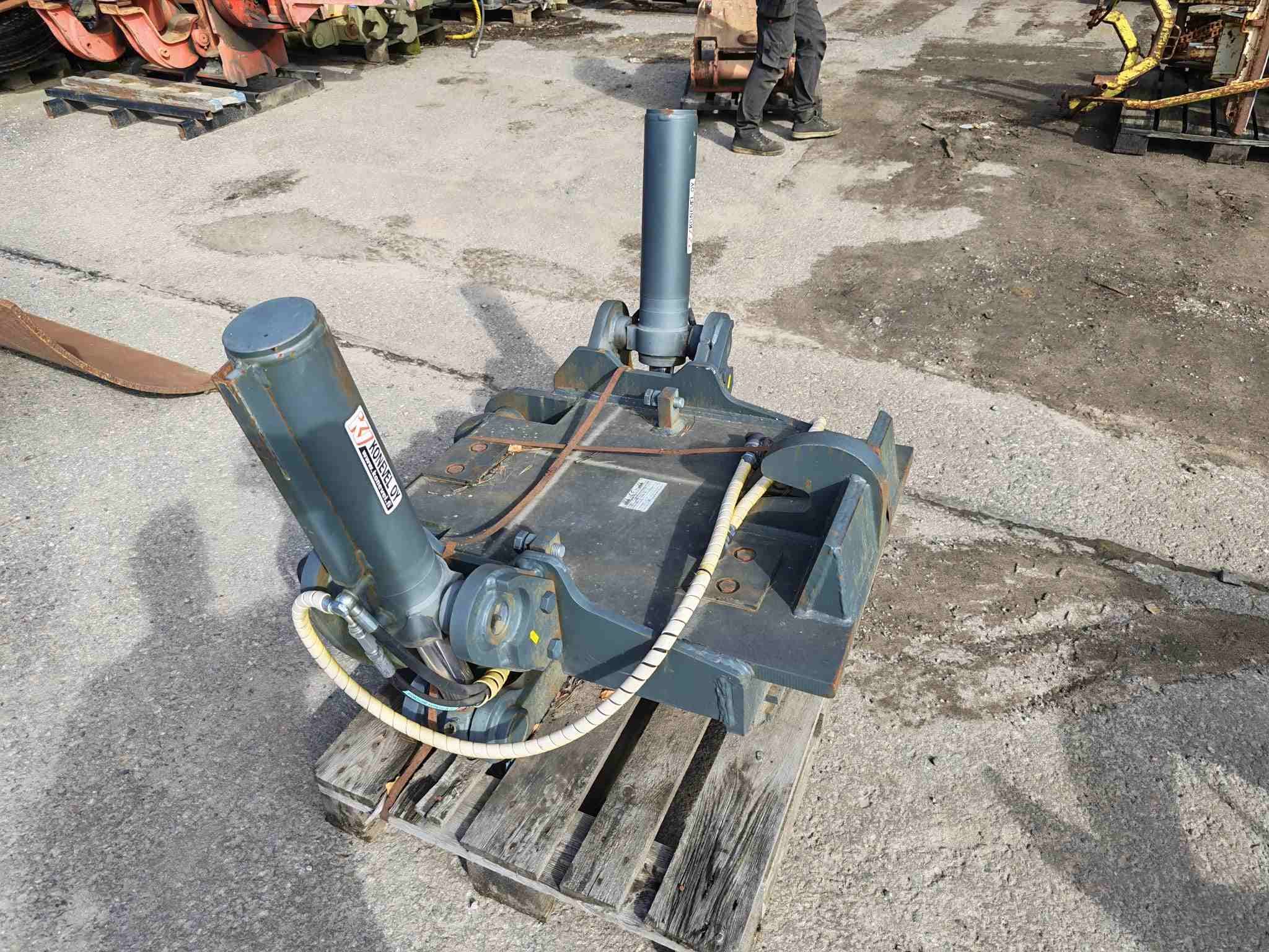 Image 1/3