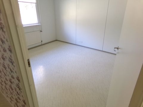 Image 6/9