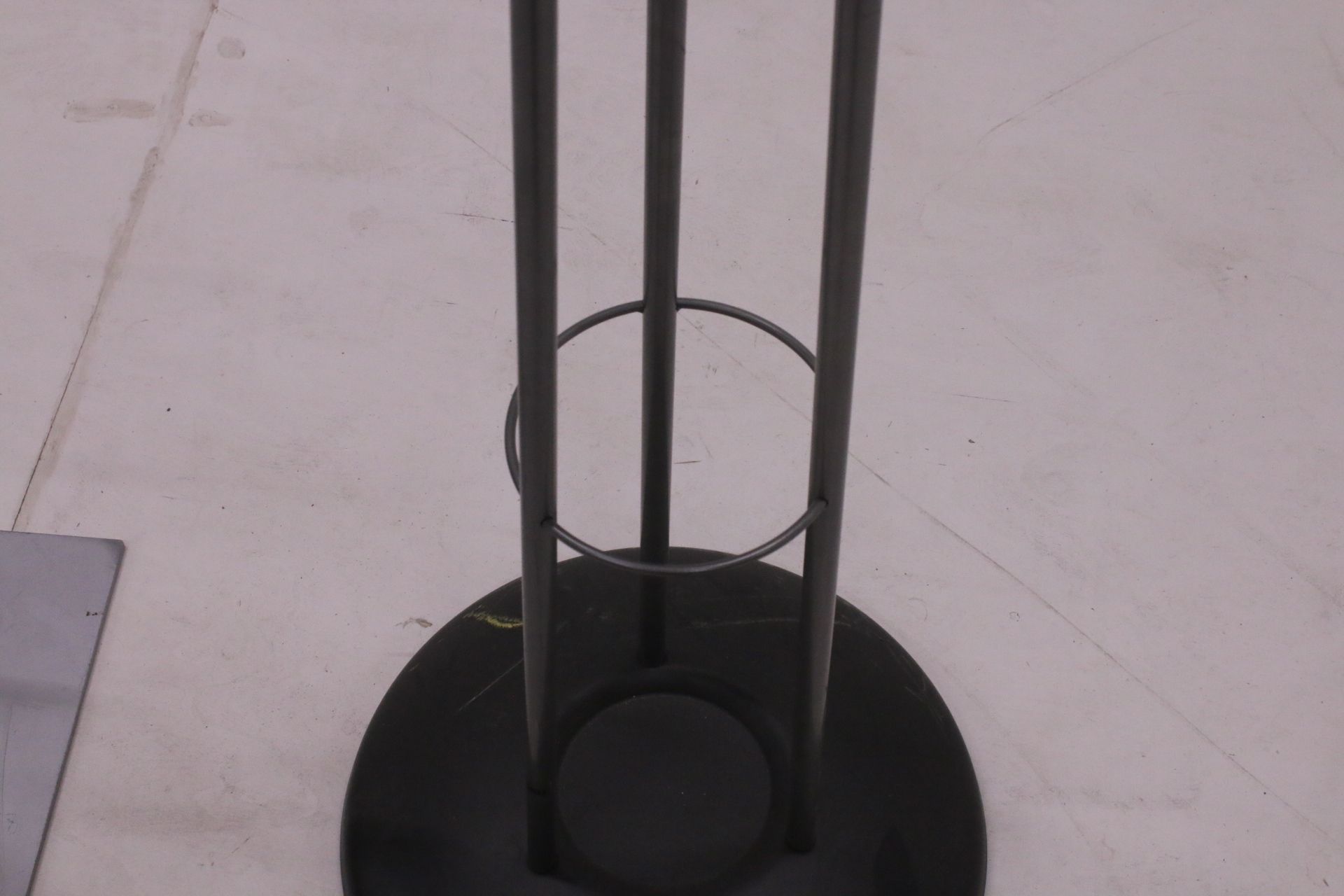 Image 4/9