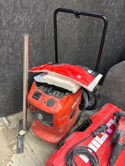 Image 3/77