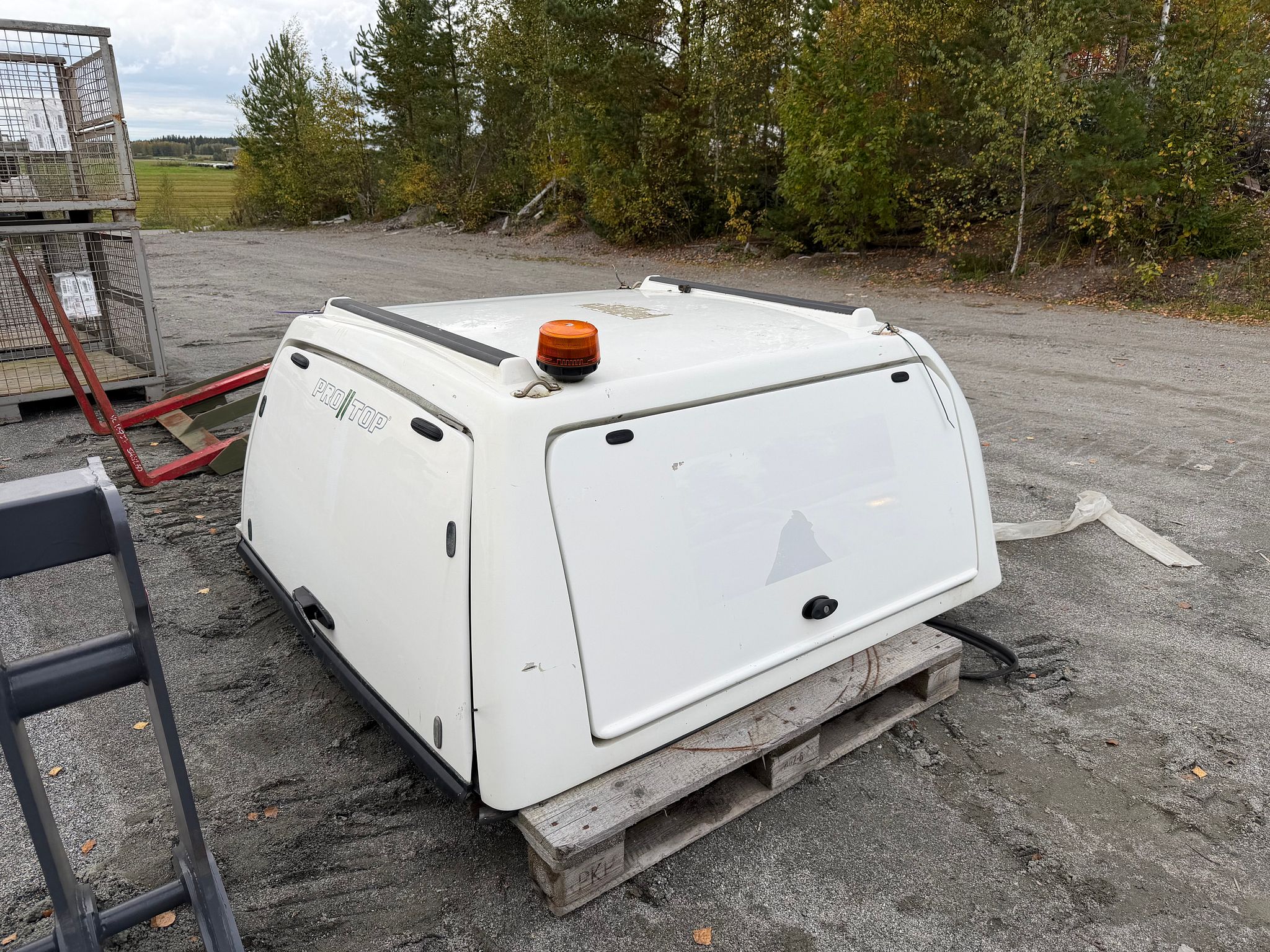 Image 2/4