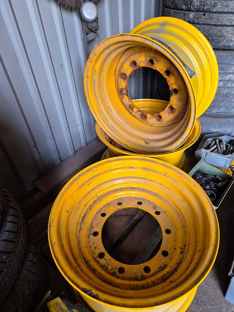 Image 4/5