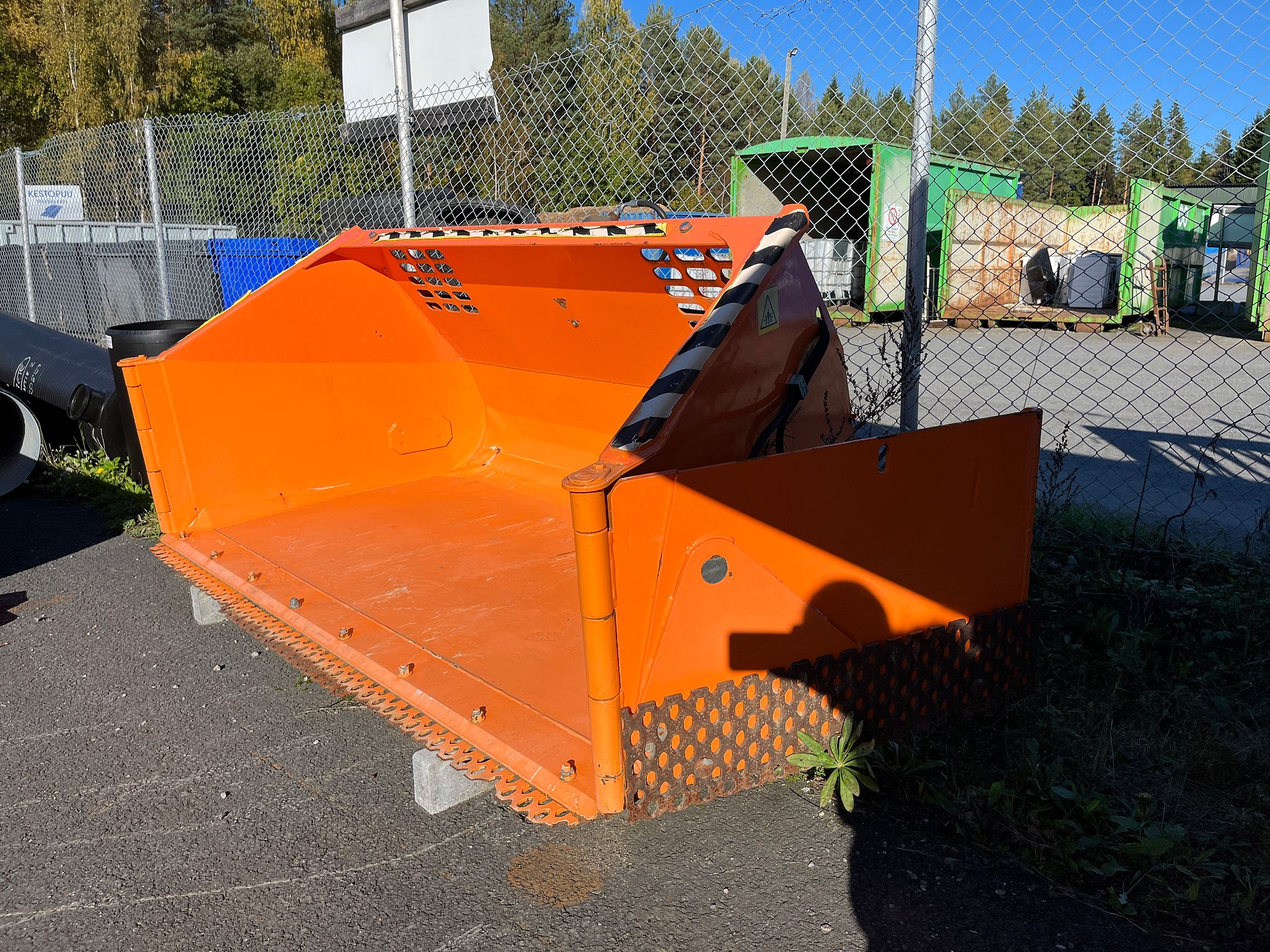 Image 1/11