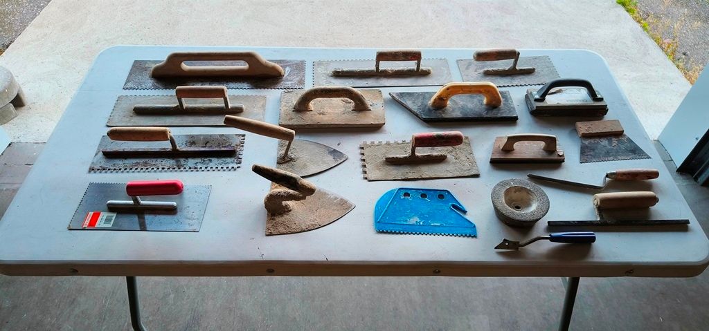 Image 1/10