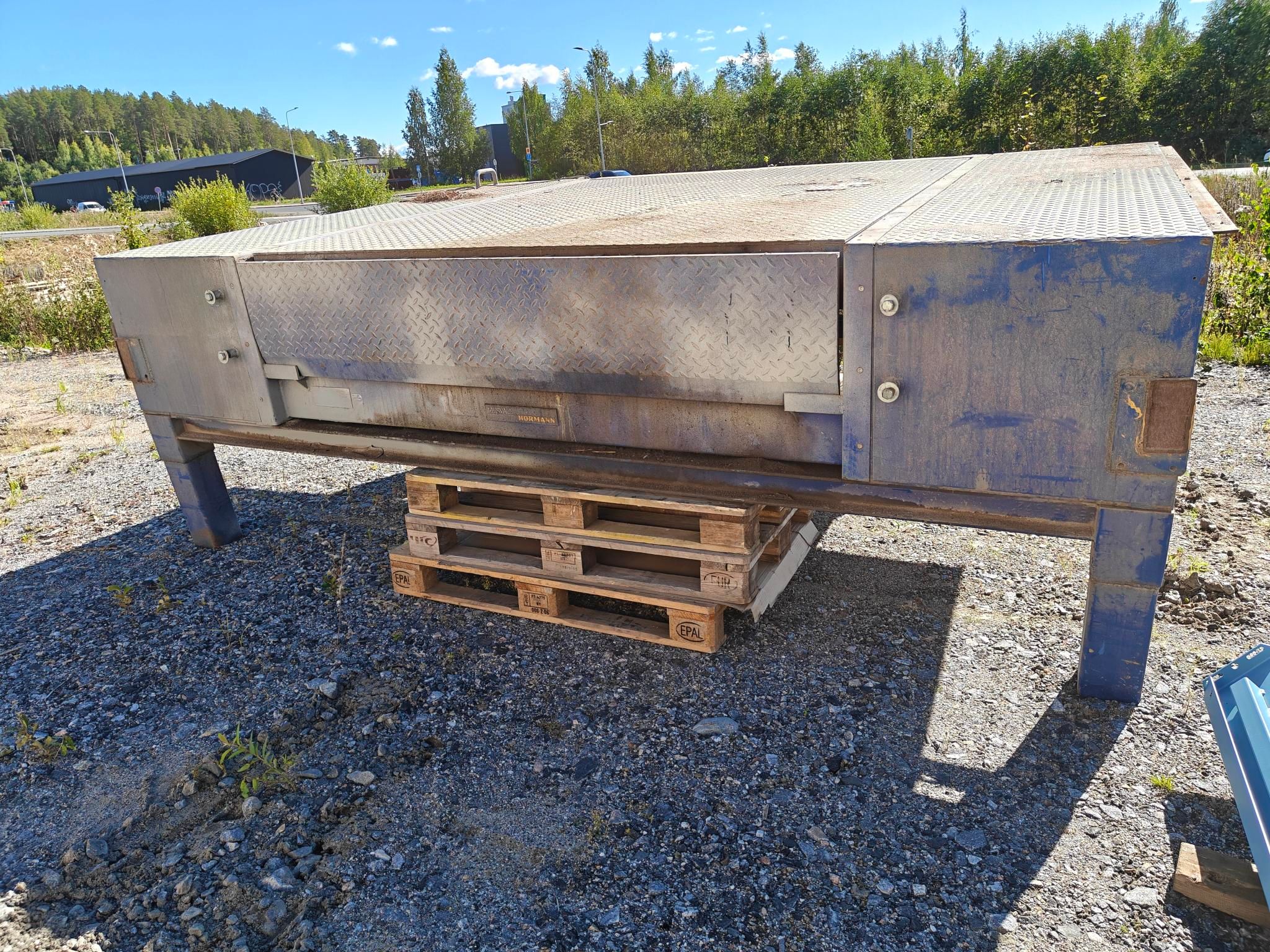 Image 1/9