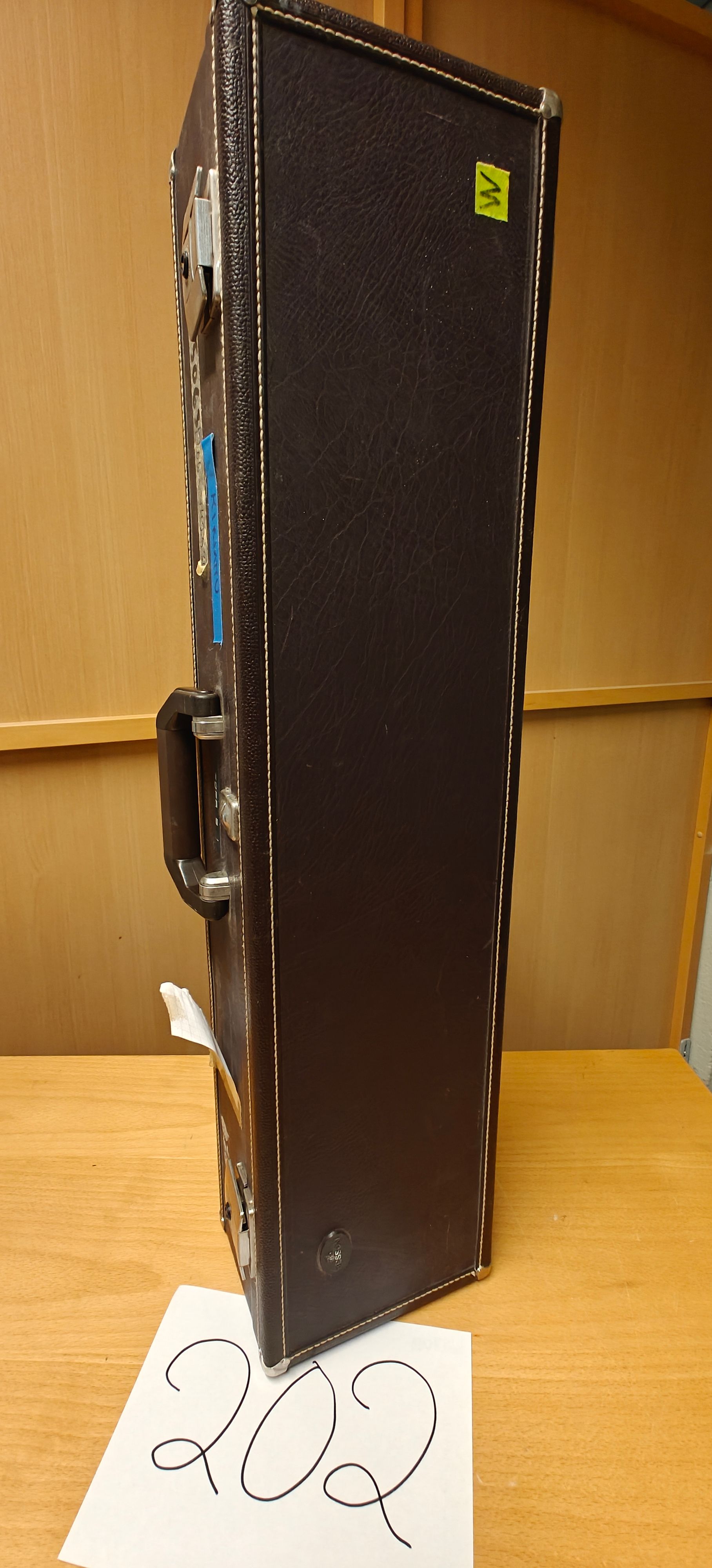 Image 4/16