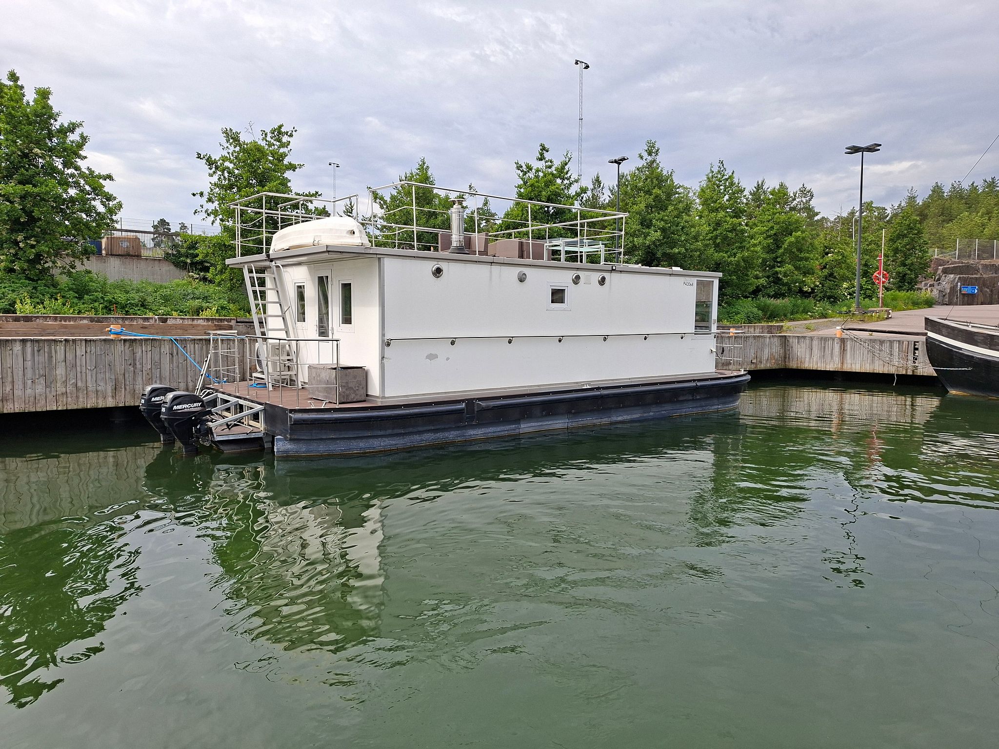 Image 2/20