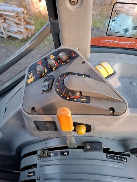 Image 6/7