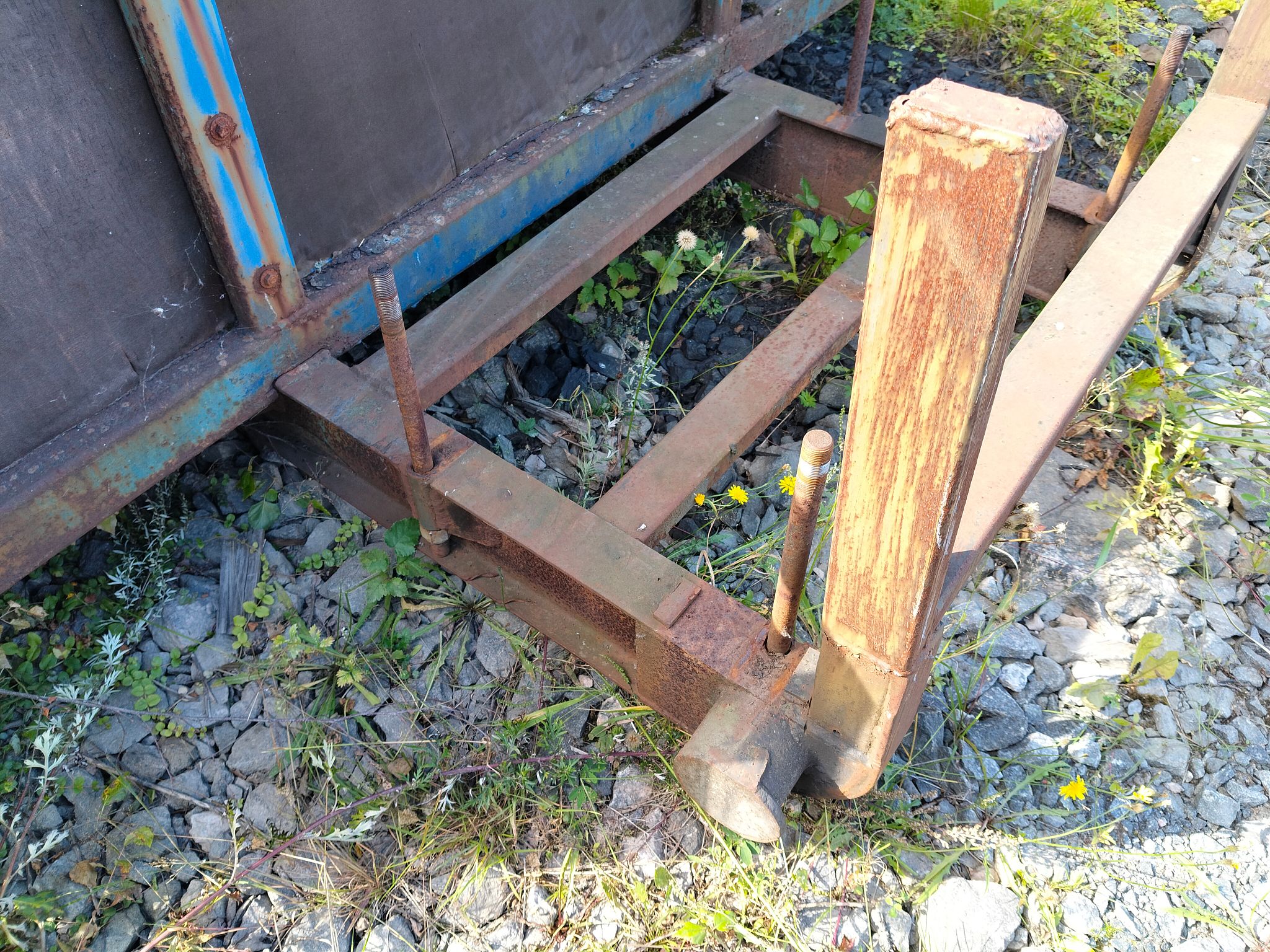 Image 3/8