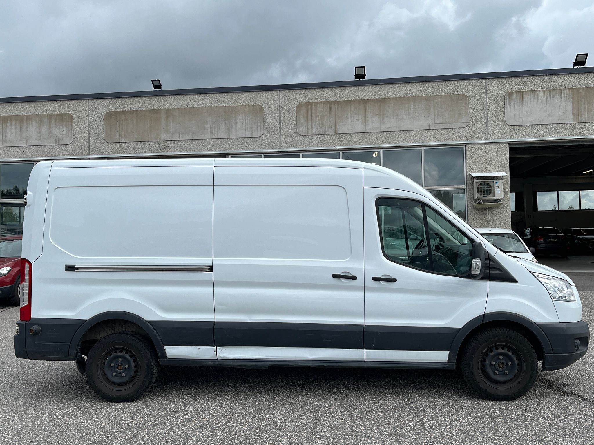 Image 8/46