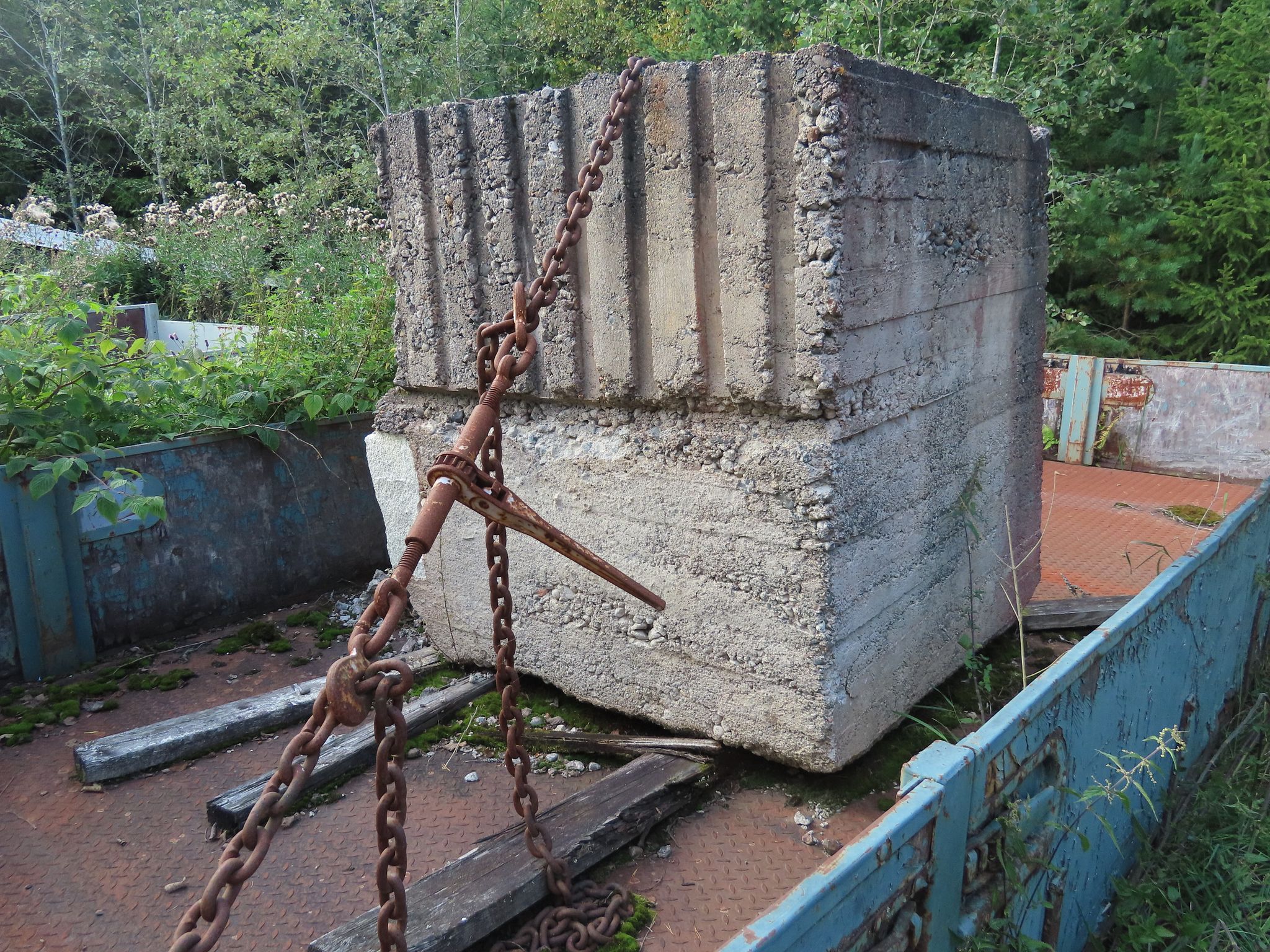 Image 4/8