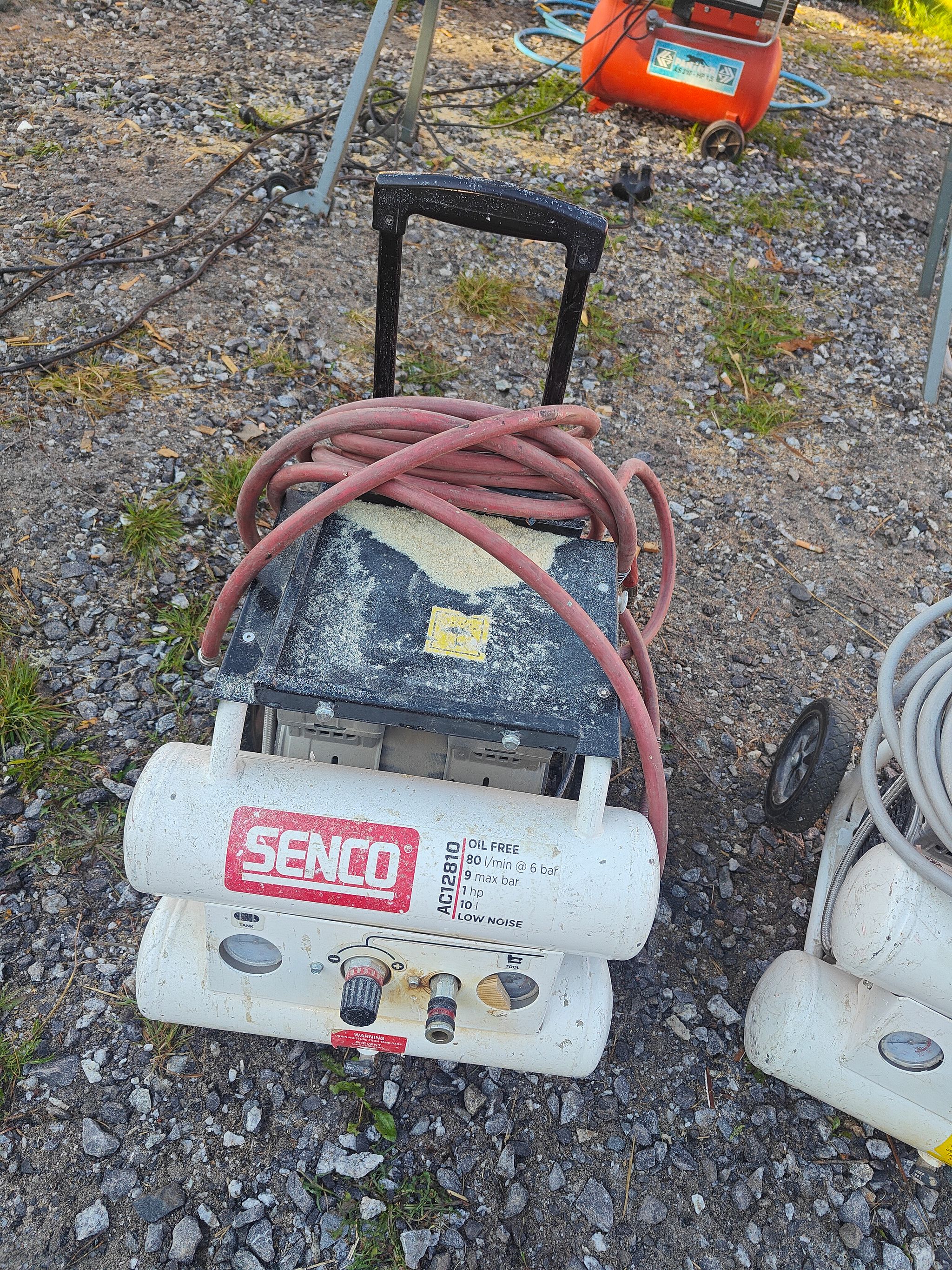Image 4/4